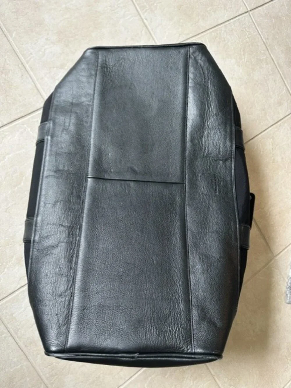 EUC Banana Republic duffel bag